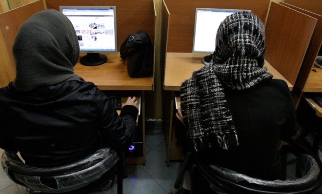 An internet cafe in Tehran