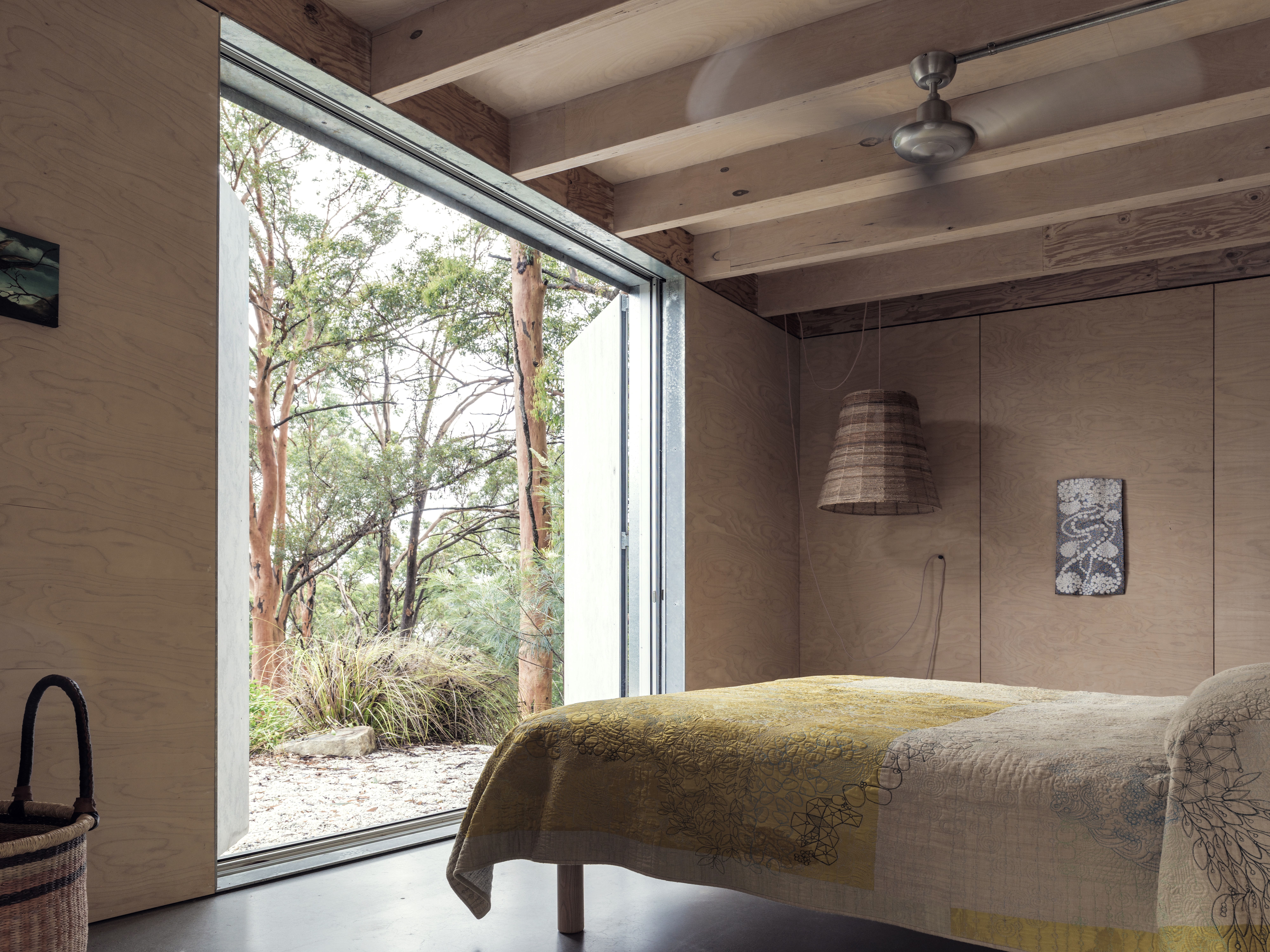 Amongst the Eucalypts, an australian holiday home fit to resist bushfires, designed as a rectangular box that seals hermetically