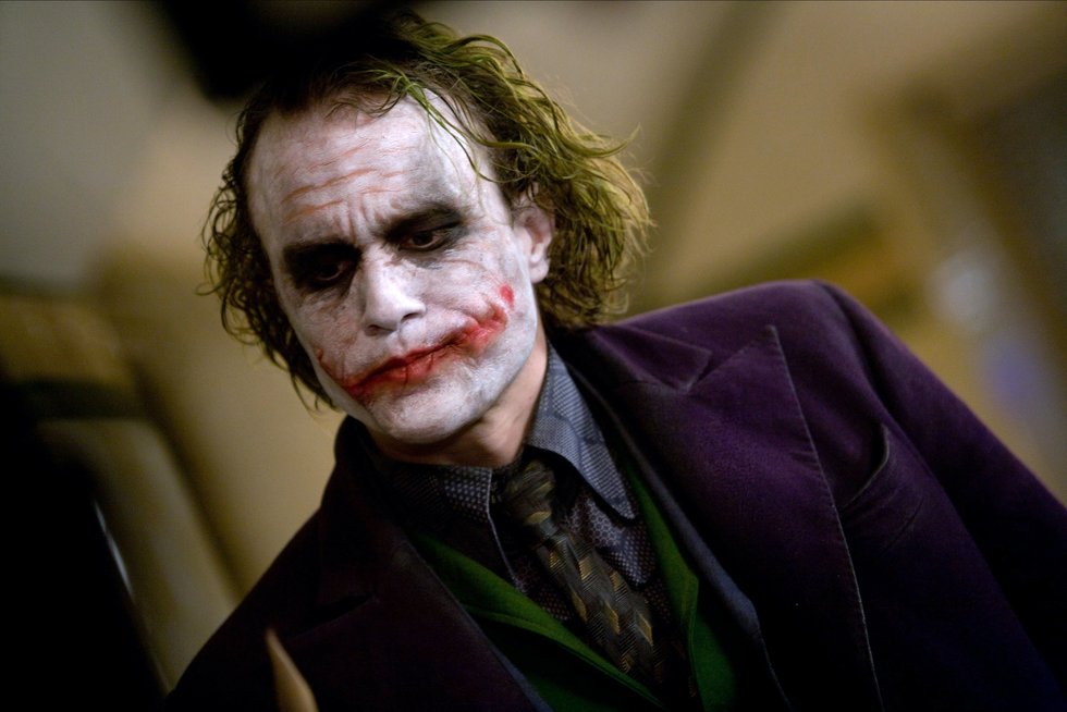 15-things-you-probably-didnt-know-about-the-dark-knight-10-1556675039-99rj.jpg
