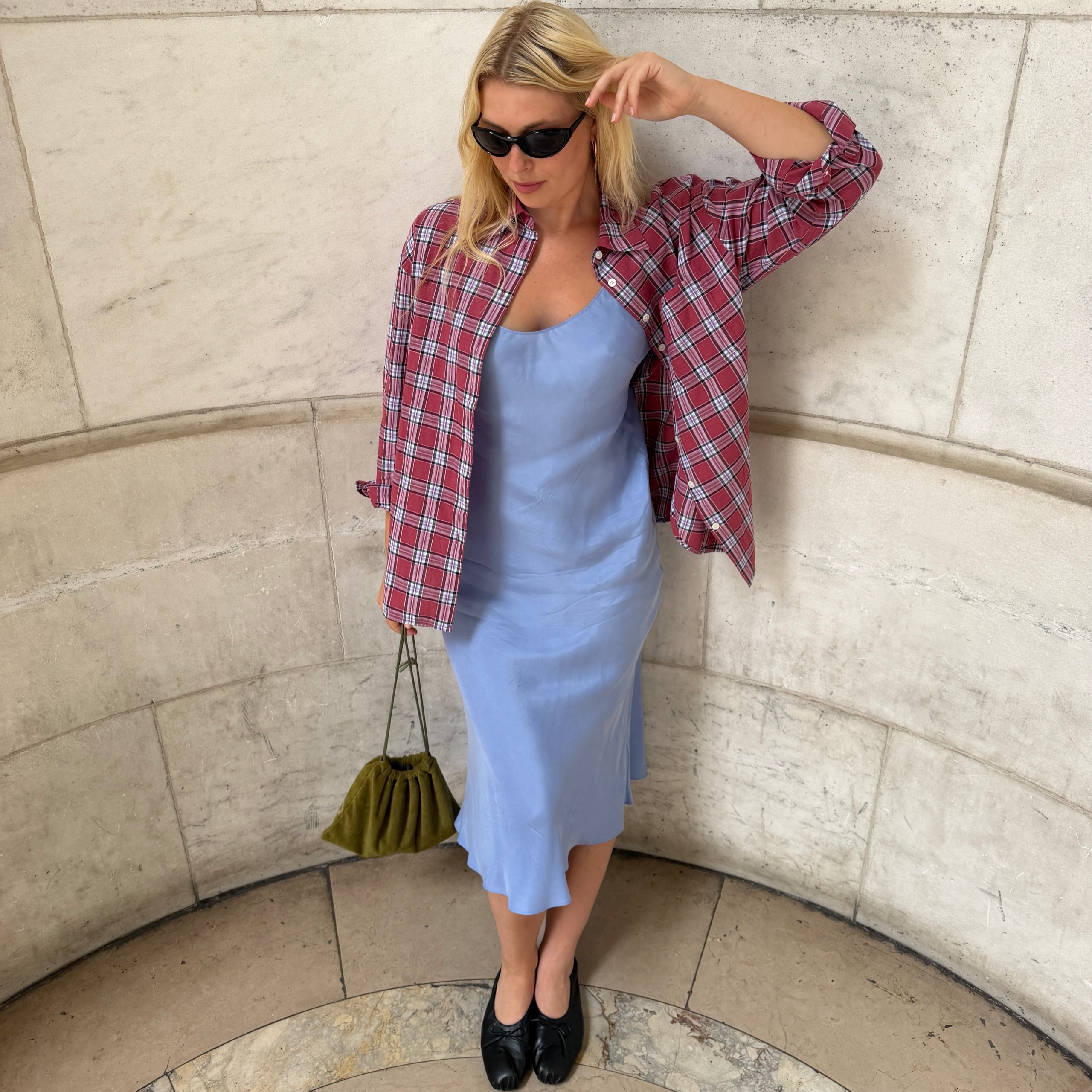 Woman wearing a fall outfit idea.