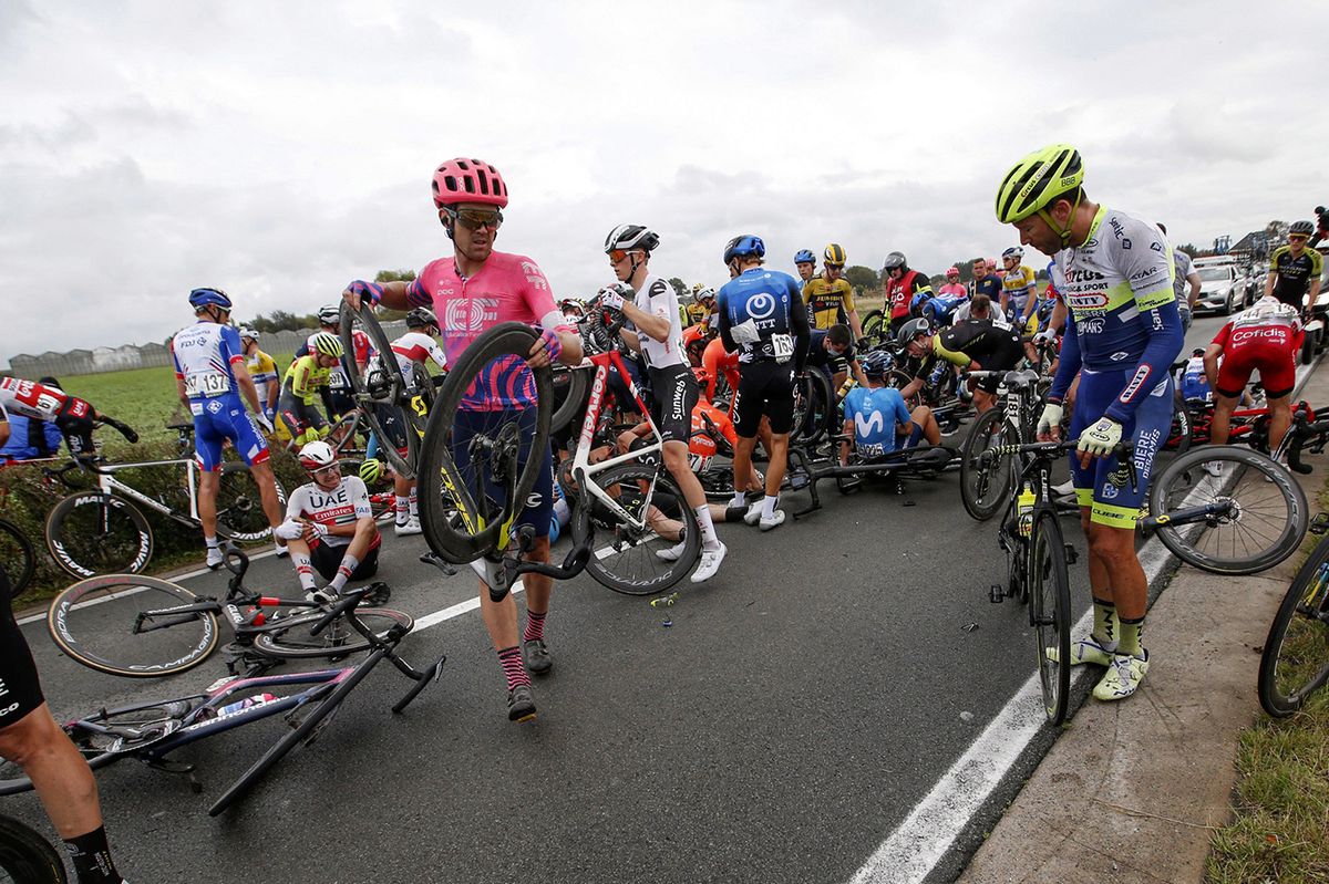 BinckBank Tour 2020 - 16th Edition - 1st stage Blankenberge - Ardooie 132,1 km - 29/09/2020 - Crash - Injury - photo Dion Kerckhoffs/CV/BettiniPhoto&Acirc;&not;&Acirc;&copy;2020