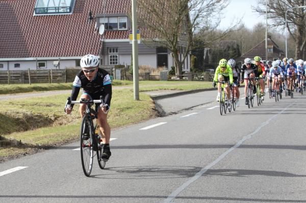 Petra Dijkman (Kleo) forces the pace