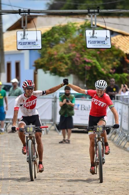 Kohei Yamamoto and Christoph Sauser win stage 4