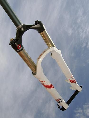An optional 20mm Maxle Lite thru-axle is among the new features.