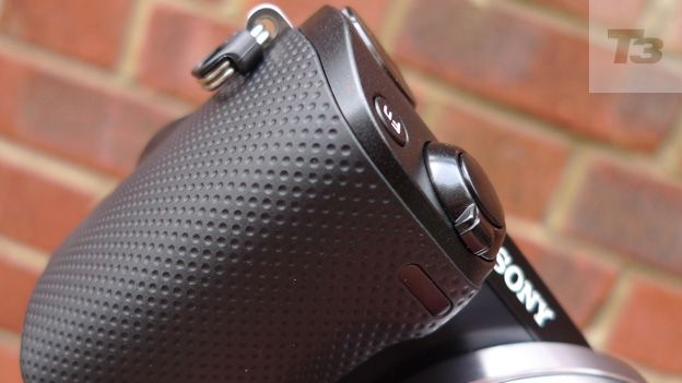 Sony NEX-R5 review