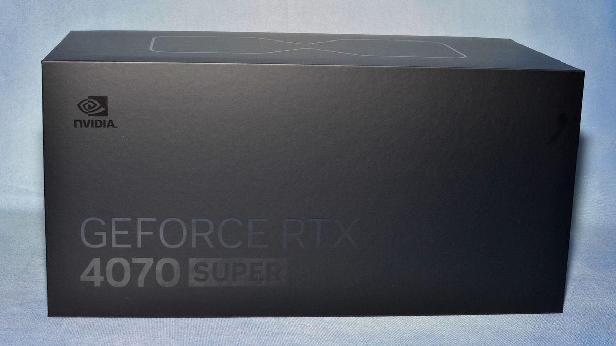 Nvidia GeForce RTX 4070 Super Founders Edition unboxing and card photos