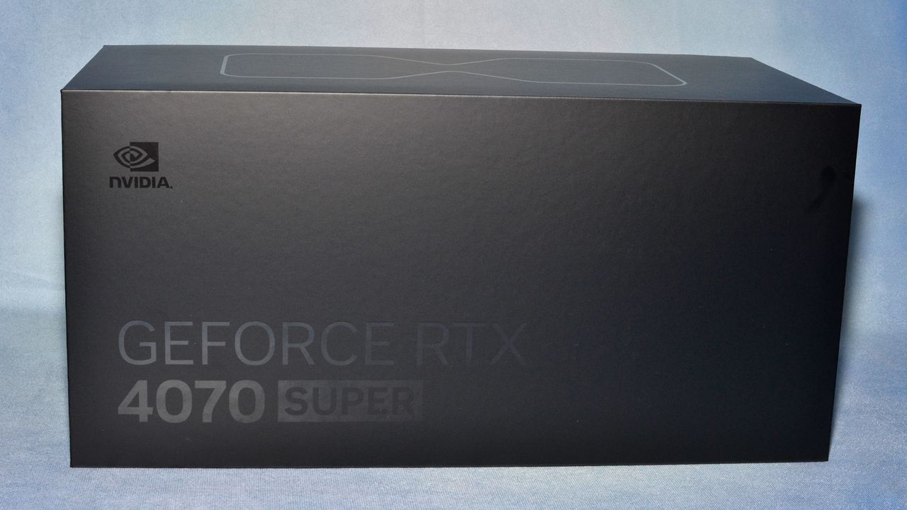 Nvidia GeForce RTX 4070 Super Founders Edition unboxing and card photos