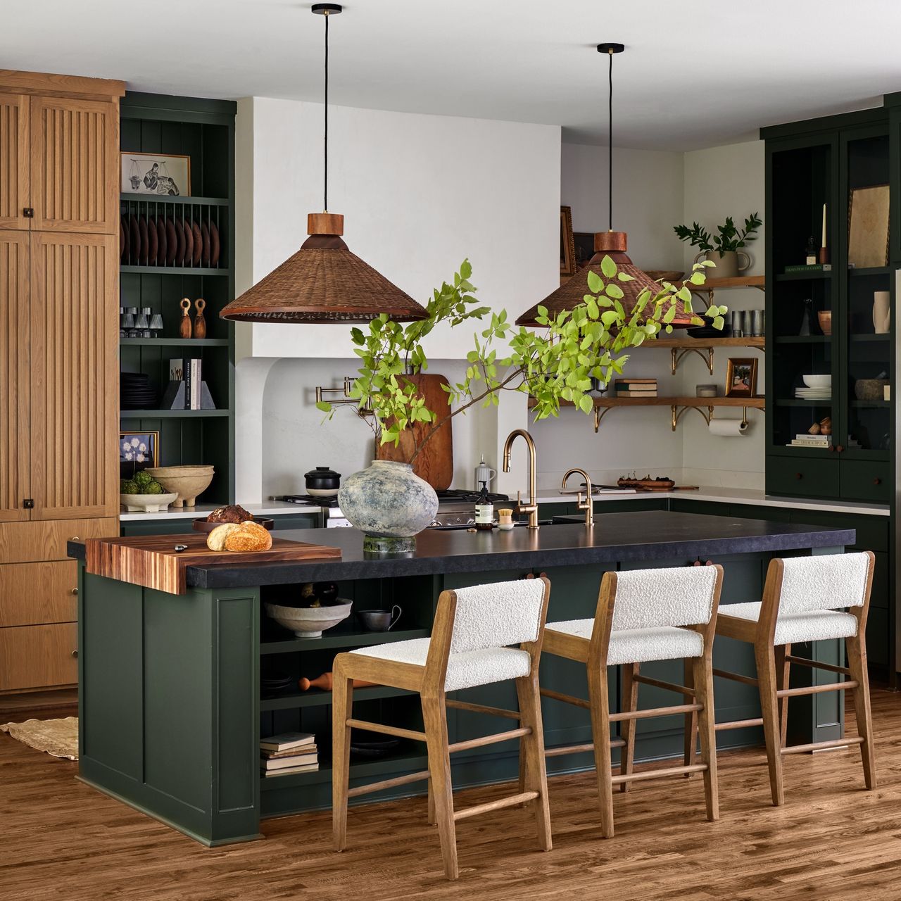 Designers swear by using this one kitchen cabinet material that will ...