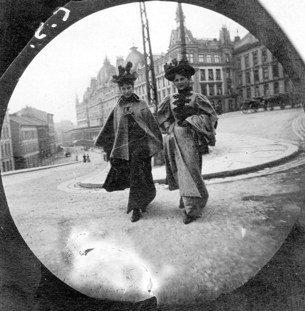 ladies photographed by Carl Størmer spy camera 