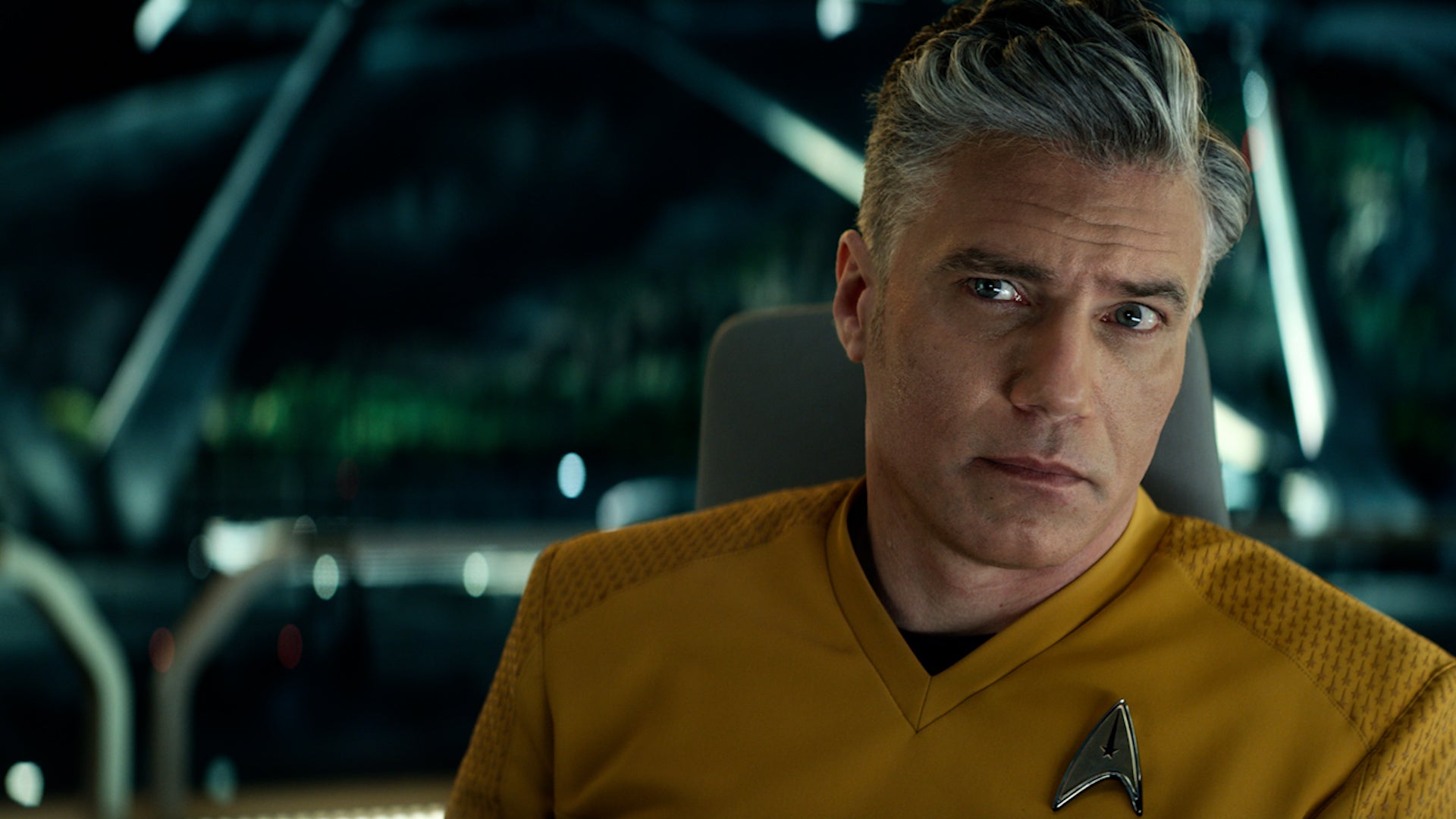 Anson Mount sebagai Kapten Pike di Star Trek Strange New Worlds