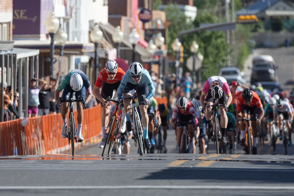 The final break of the day, Alexander White (Aevolo), Cormac McGeough (Canel's - Zerouno), and Connor Mc Dunphy (SoCalCycling.com) had a 30 second gap with 4 laps to go, but it evaporated to zero seconds by the bell.