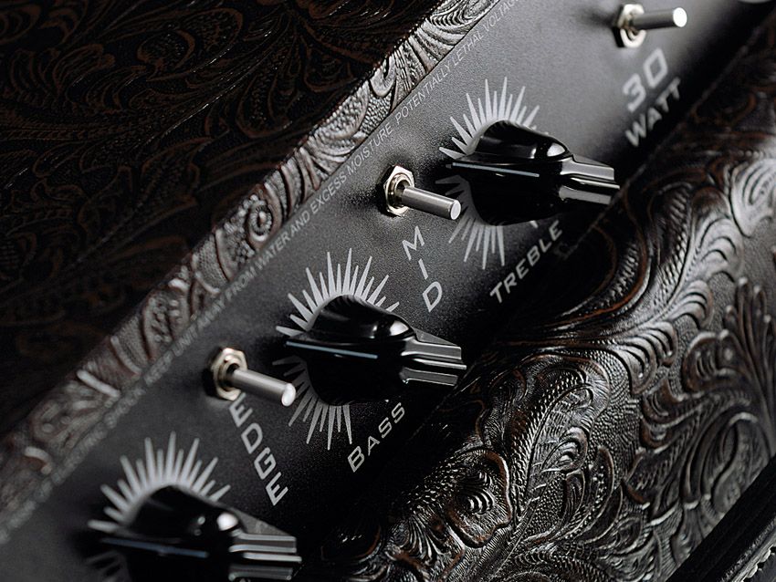 The edge and mid switches increase your tonal options.