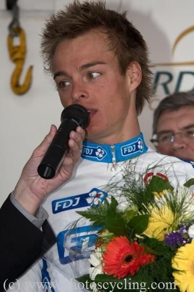 Gianni Meersman (FDJ) speaks to reporters