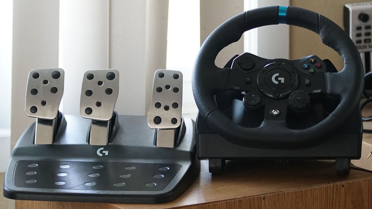 Logitech G923 + Logitech G Driving Force Shifter Set