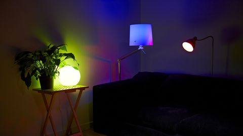 Philips Hue Connected Bulb starter pack review: Lighting up your connected  life - CNET