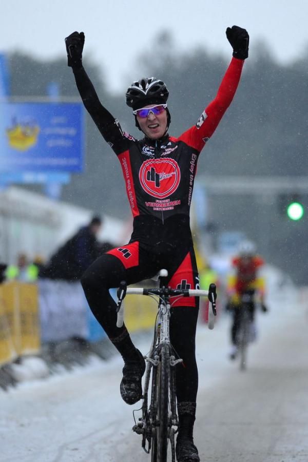 Tim Merlier (C.T.- Dj.Matic-Kortrijk) triumphs in the junior men's race at the Belgian Championships