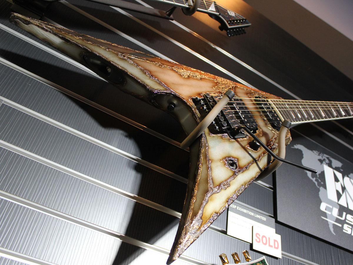 ESP Exhibition Limited Arrow 7-string Corroded Iron