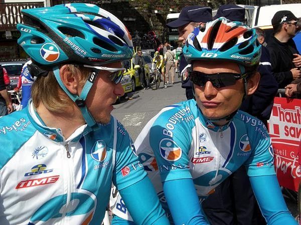 Stage five winner Yuriy Trofimov (L) with Bouygues Telecom team-mate Perrig Qu&eacute;m&eacute;neur.