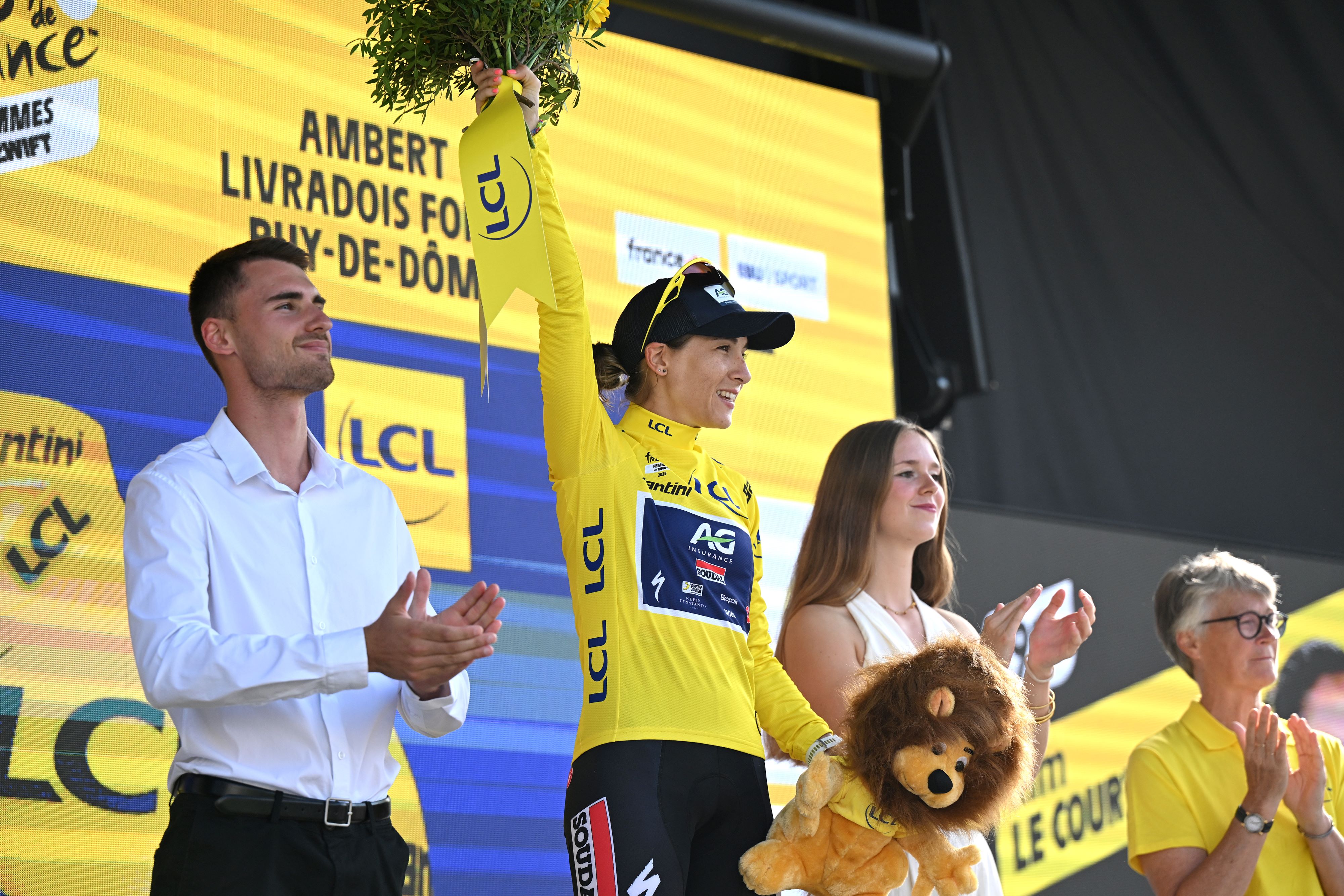 Kim Le Court keeps yellow after stage 6 of the Tour de France Femmes 2025.