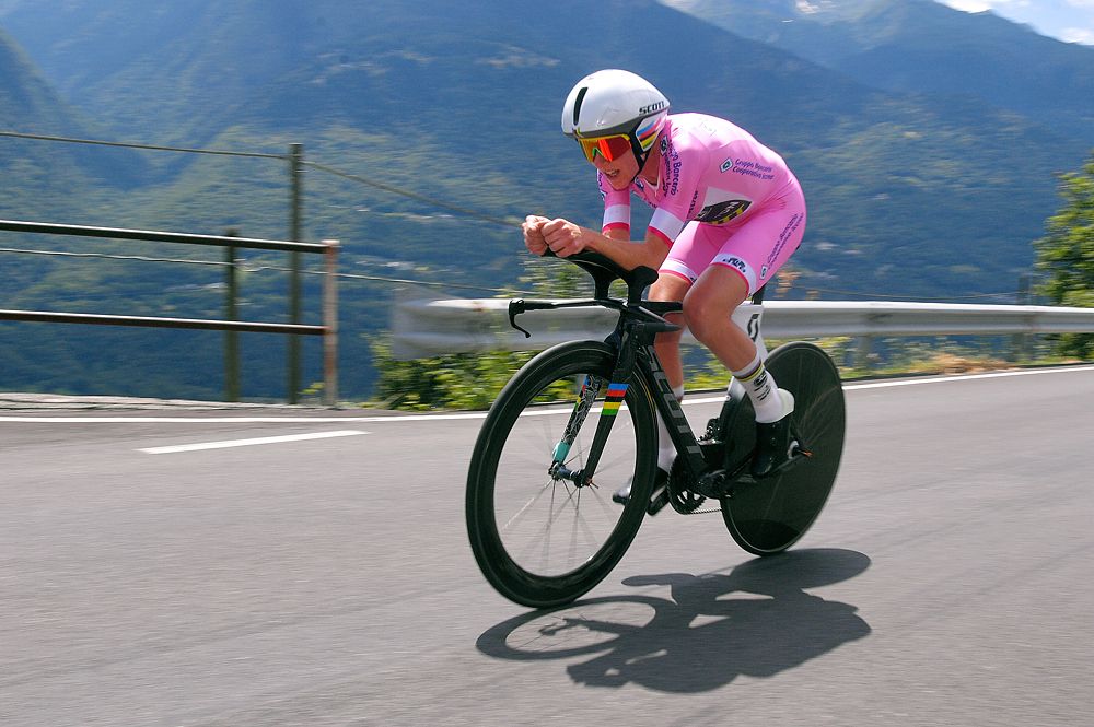 Annemiek van Vleuten (Mitchelton-Scott) wins stage 6 uphill time trial at the Giro Rosa