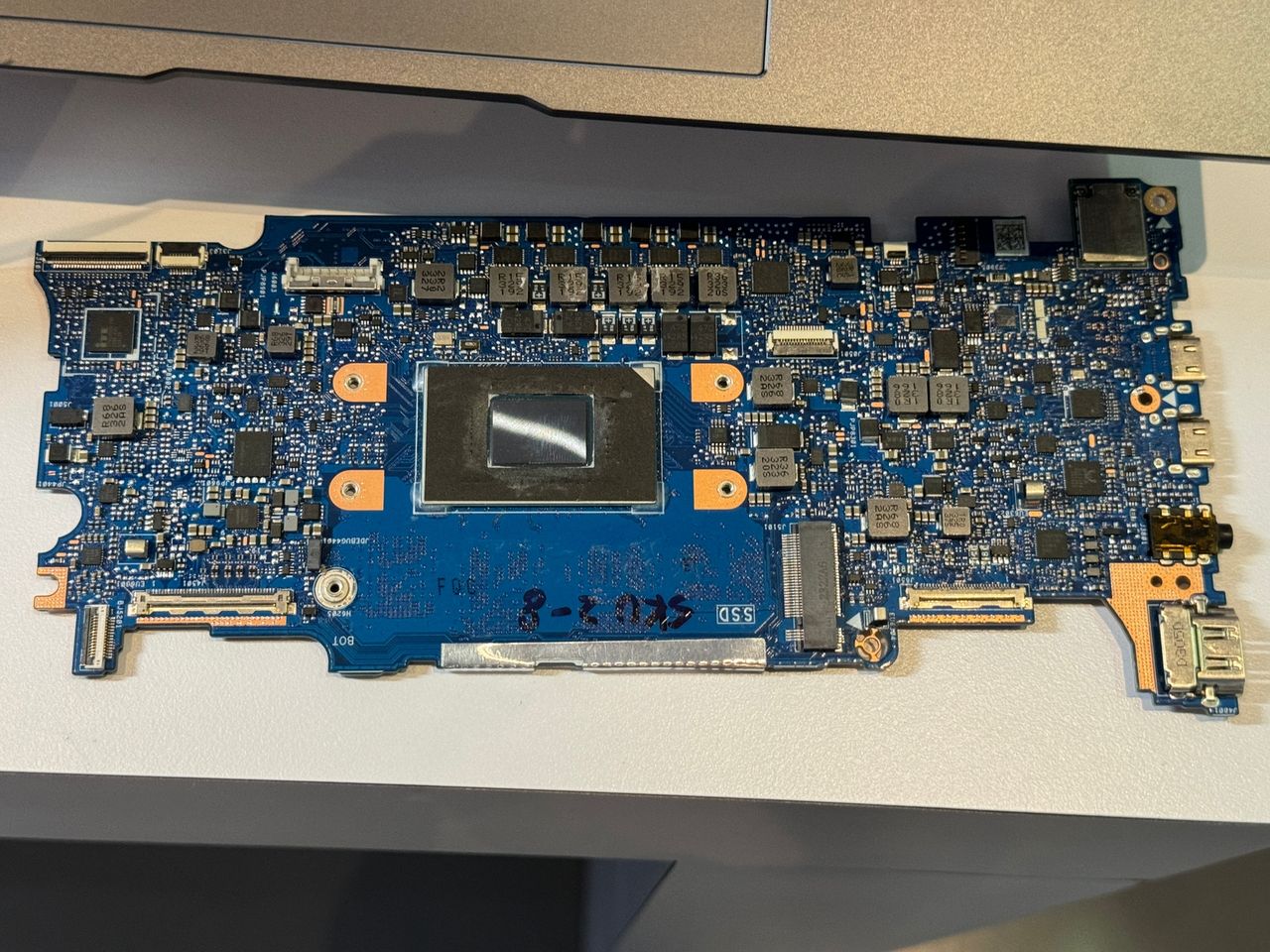 Asus ZenBook 14 OLED