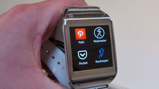 Samsung Galaxy Gear vs Sony SmartWatch 2: Screen