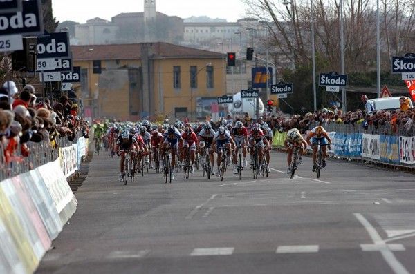 The sprint approaches the line in stage three of the Tirreno-Adriatico.