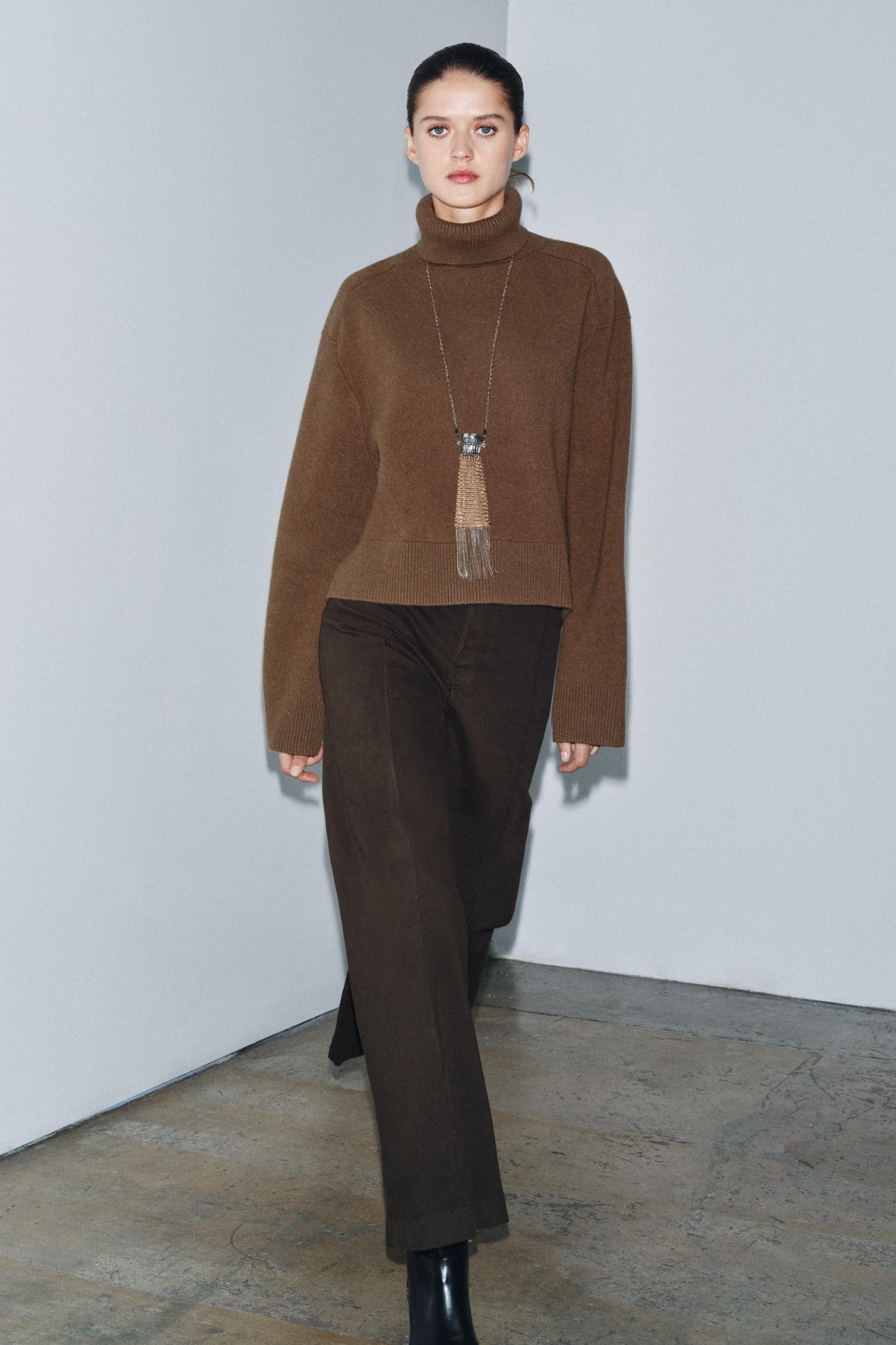 95% Wool High Collar Jumper