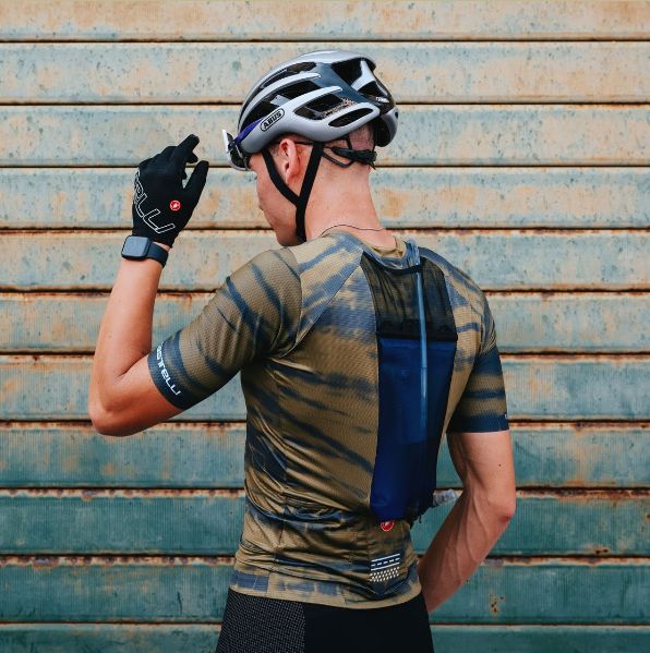 Castelli releases new gravel jersey with built in hydration bladder