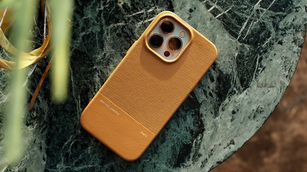 Native Union iPhone 15 case