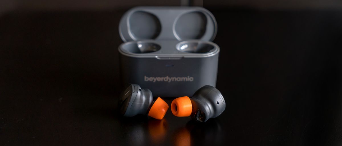 Hero image of the Beyerdynamic Free Byrd earbuds.