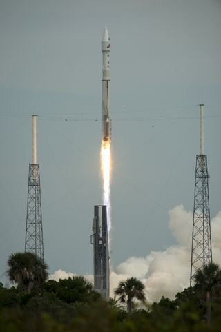 MAVEN Spacecraft Launches to Mars 