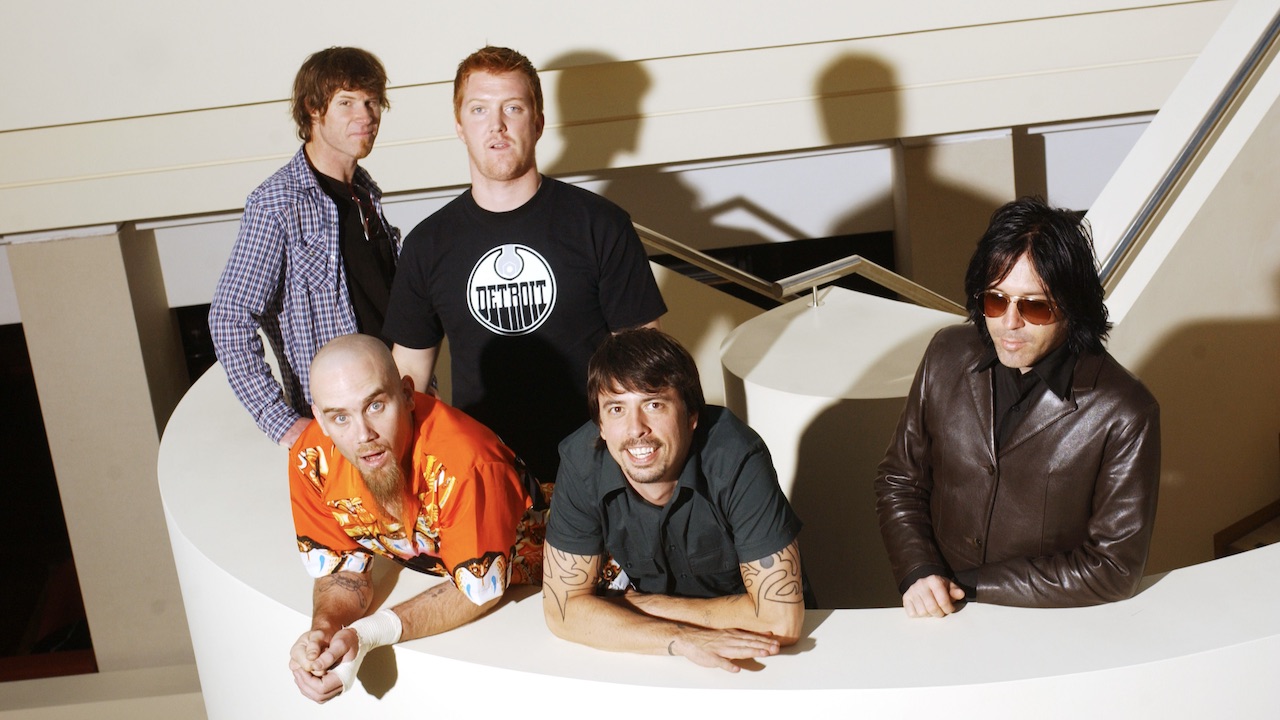 QUEENS OF THE STONE AGE, 2002: Top Row Mark Lanegan, Josh Homme, Bottom row from left Nick Oliveri, Dave Grohl, Troy Van Leeuwen