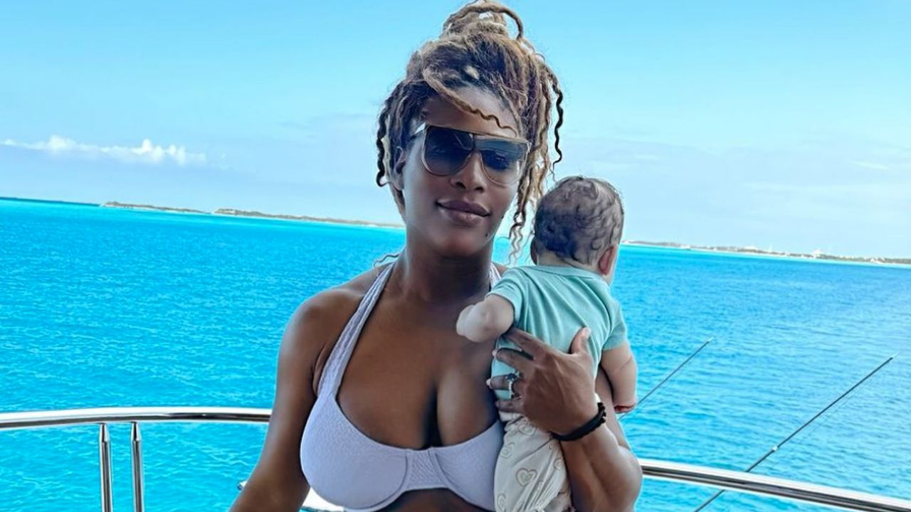 Serena Williams shared a postpartum bikini pictures and a sweet message of self-love to Instagram.