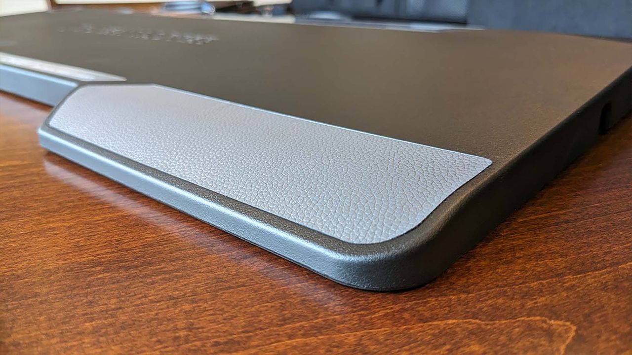 NerdyTec Couchmaster Cycon2 armrest.