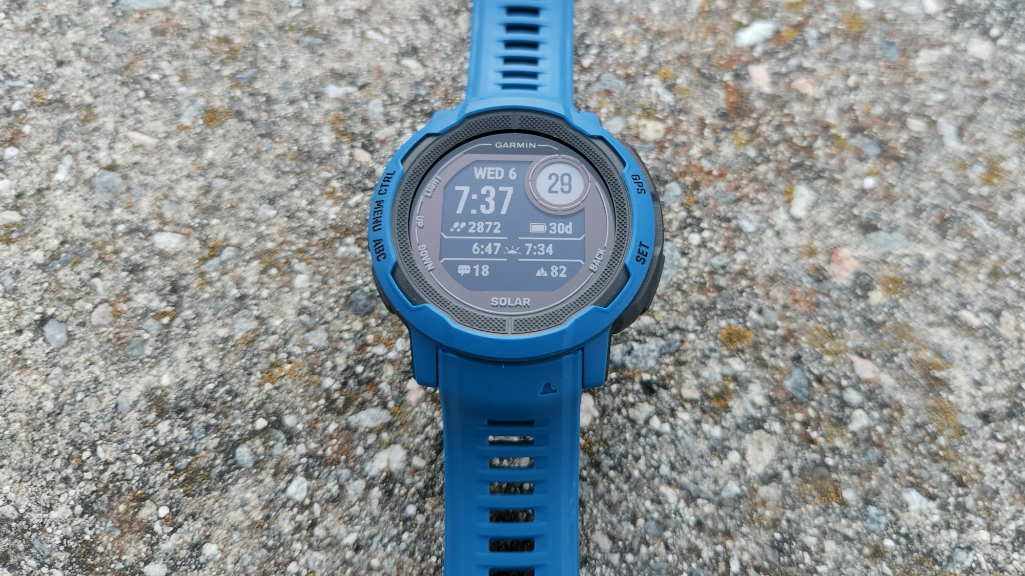 garmin forerunner 165 vs garmin instinct 2 solar specs