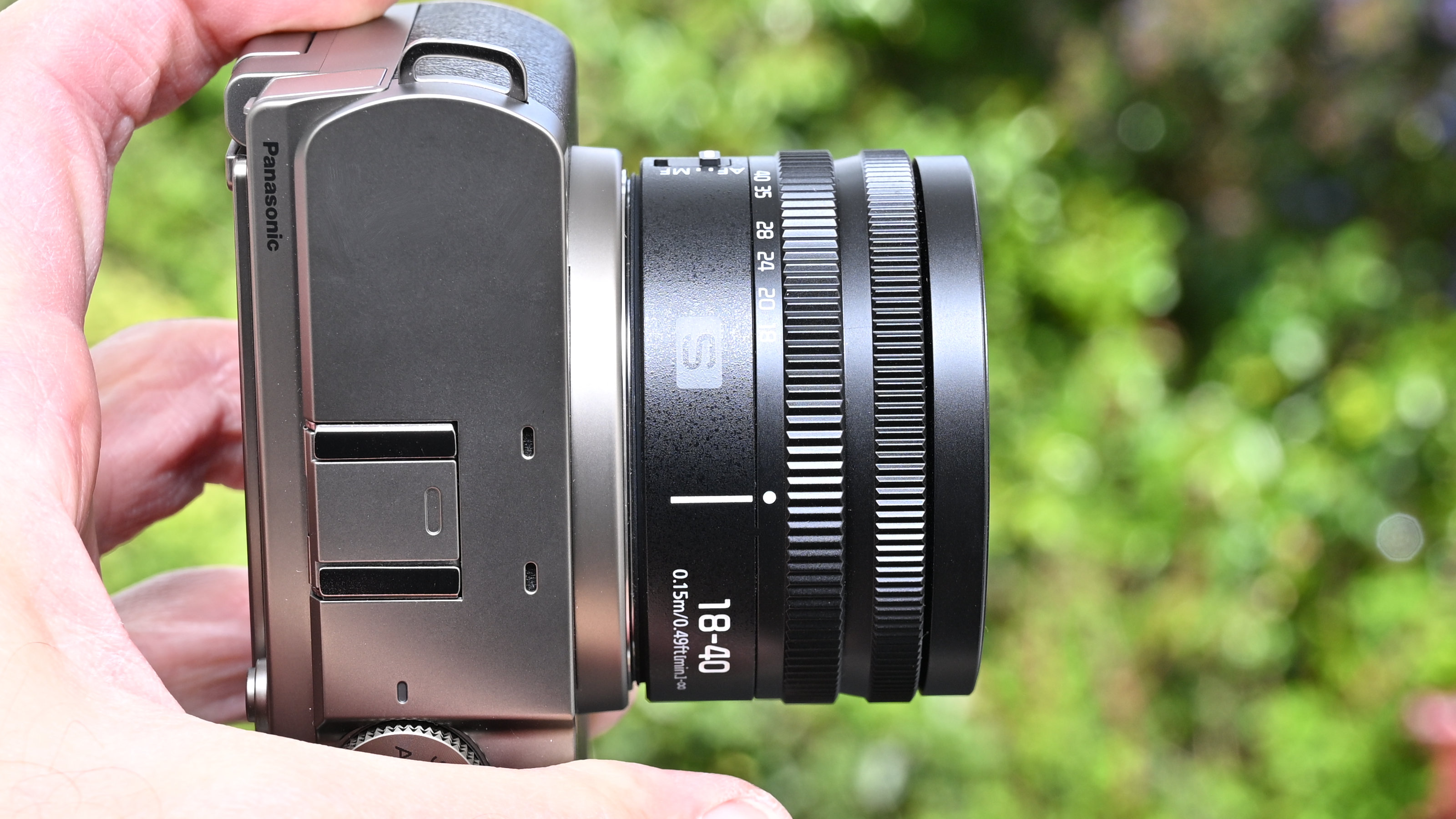 Panasonic Lumix S 18-40mm f/4.5-6.3 product image