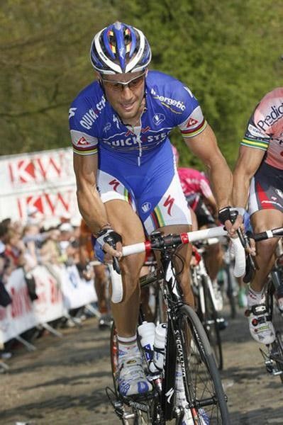 Boonen climbing the Kemmel