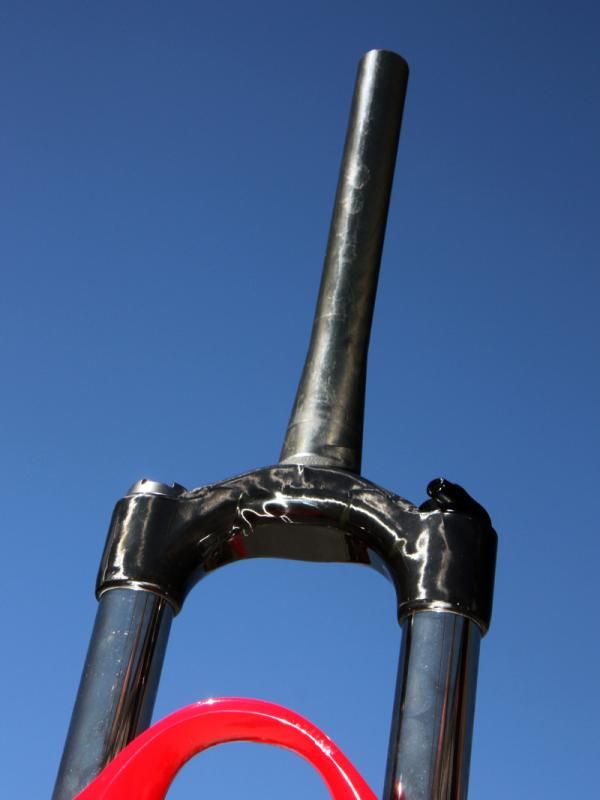 Marzocchi gives its new Corsa 29 a carbon fiber crown and tapered steerer.