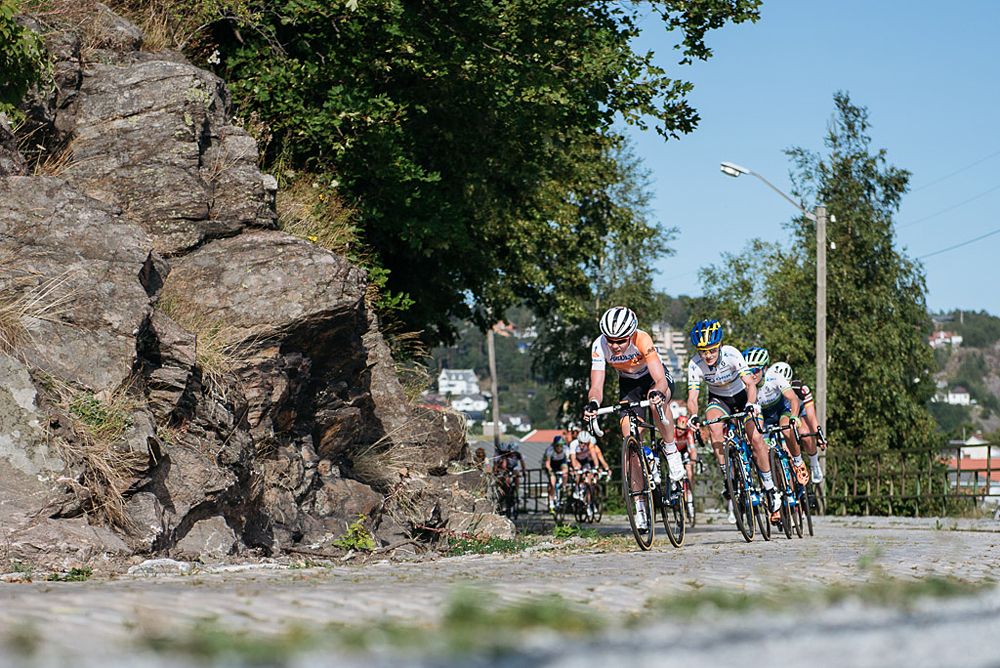 Anna van der Breggen (Rabo-Liv) and Emma Johansson (Orica-AIS)