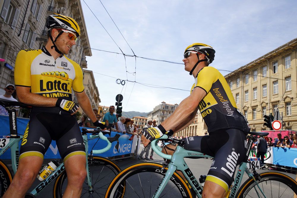 Moreno Hofland and Rick Flens talk ahead of the start