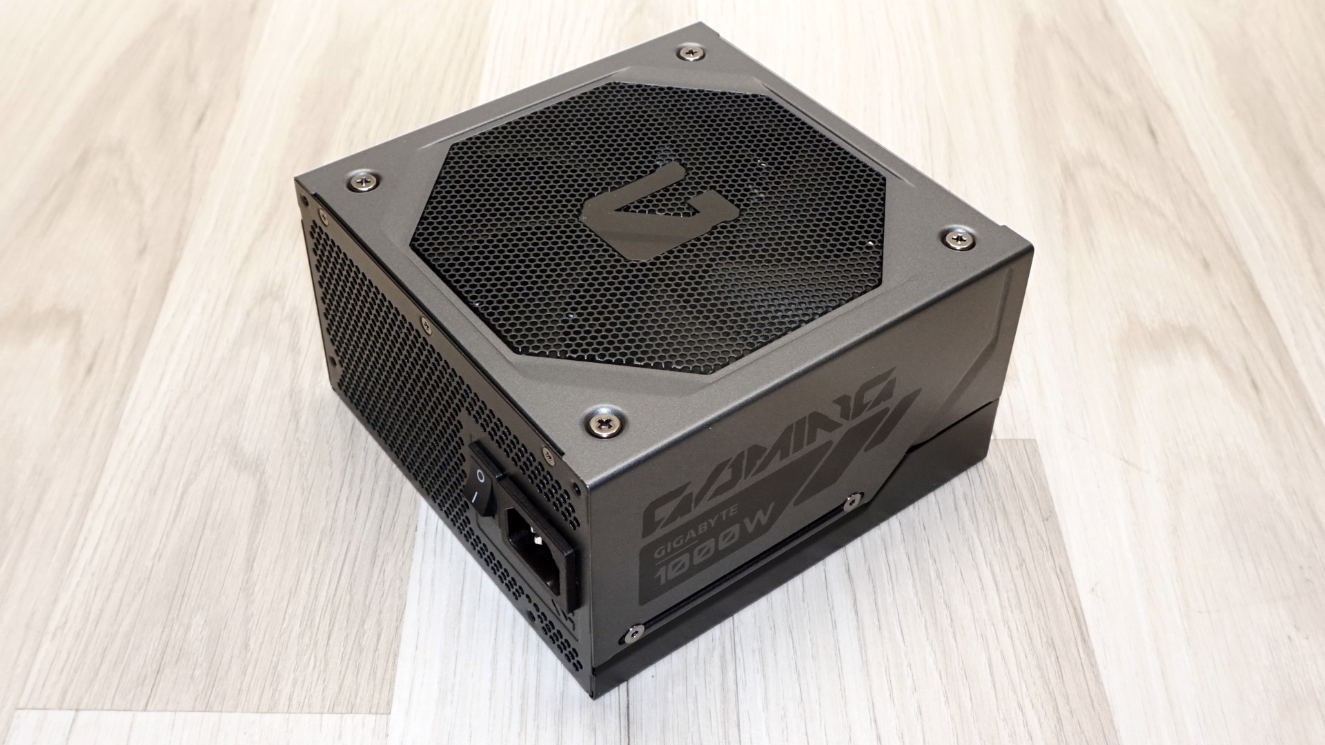 GIGABYTE 1000GM PG5 1000W