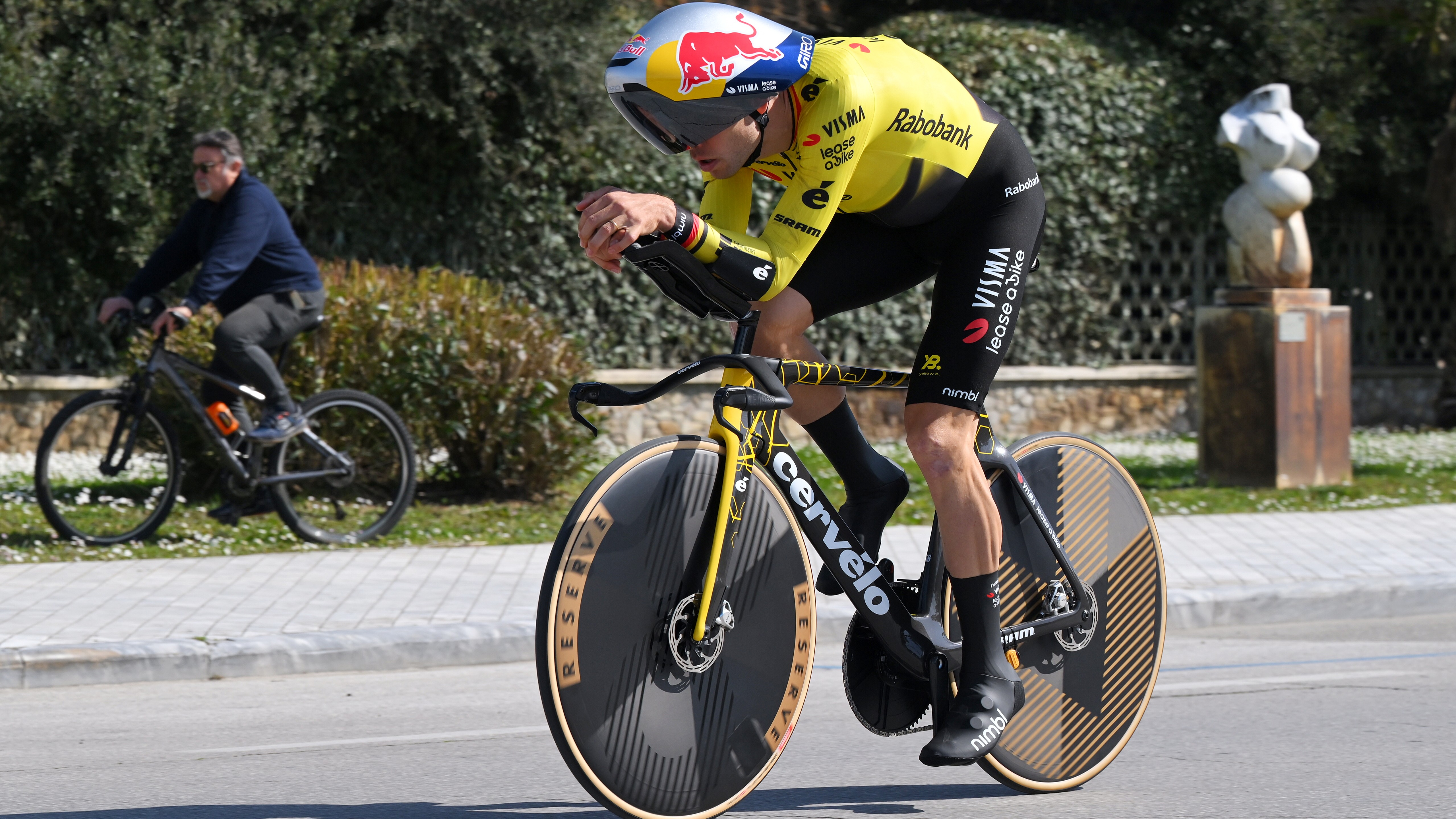 Wout van Aert riding double disc wheels at Tirreno Adriatico