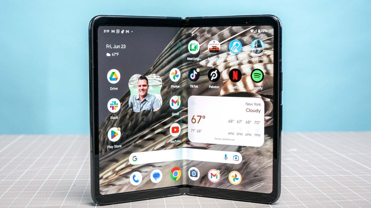 Google Pixel Fold Review: Foldable Phones Are Improving - The New York Times