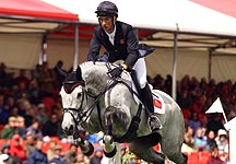 Maggie_showjumping.jpg