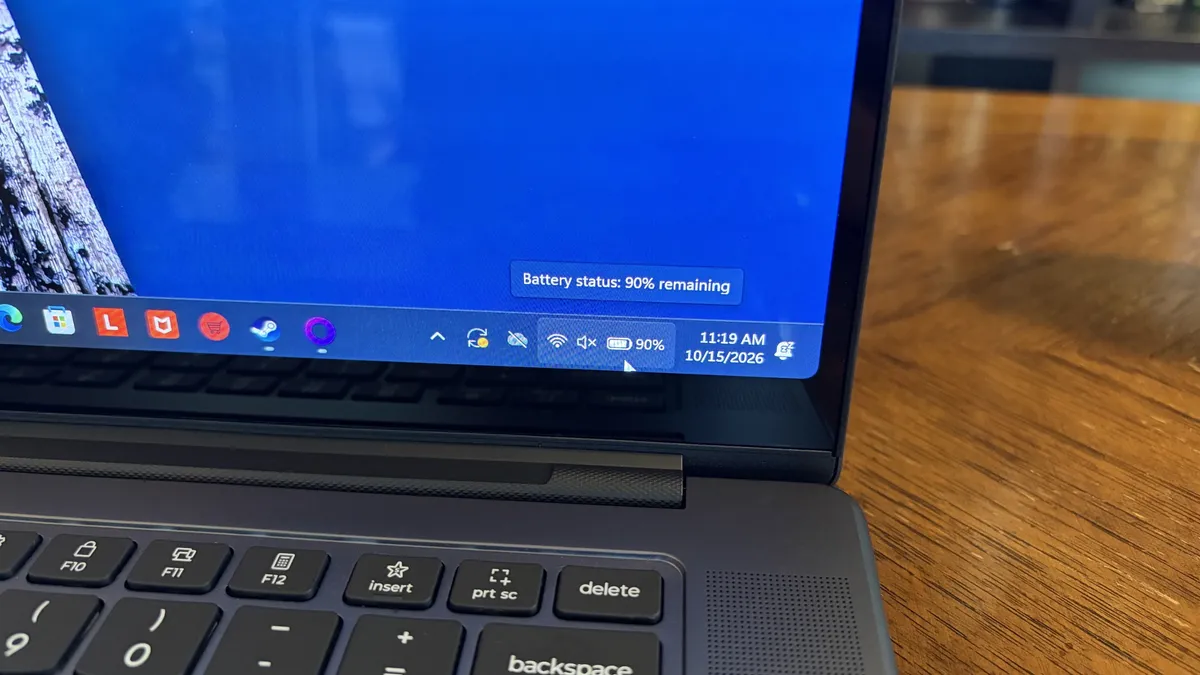 Ноутбук Lenovo Pro 9n во время повседневной работы
