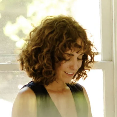 headshot of interior designer Jacqueline Gonçalves