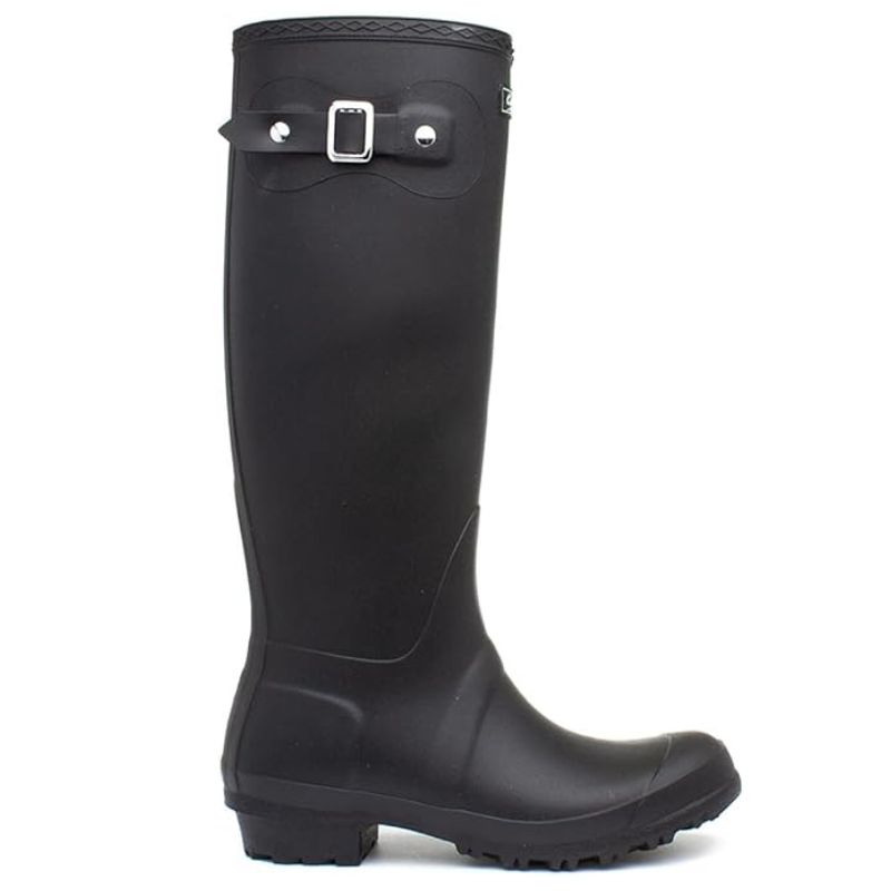 black wellington boots