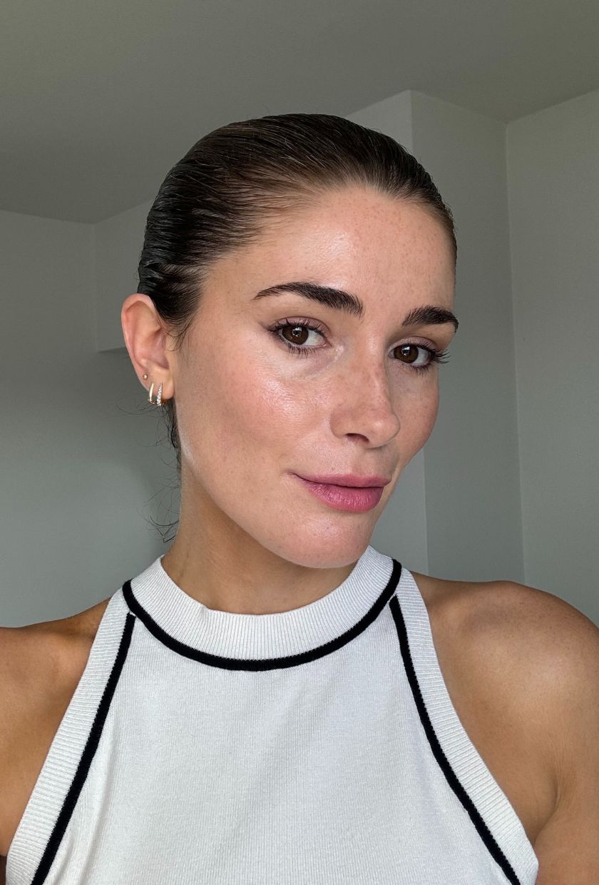 Eleanor wearing Jones Road the best pencil eyeliner in the best brown