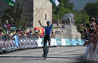 Stage 3 - Vuelta a Burgos stage 3: Late attack on breakaway nets Léo Bisiaux first professional win, overall leader's jersey